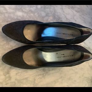 Black lace bandolino heels